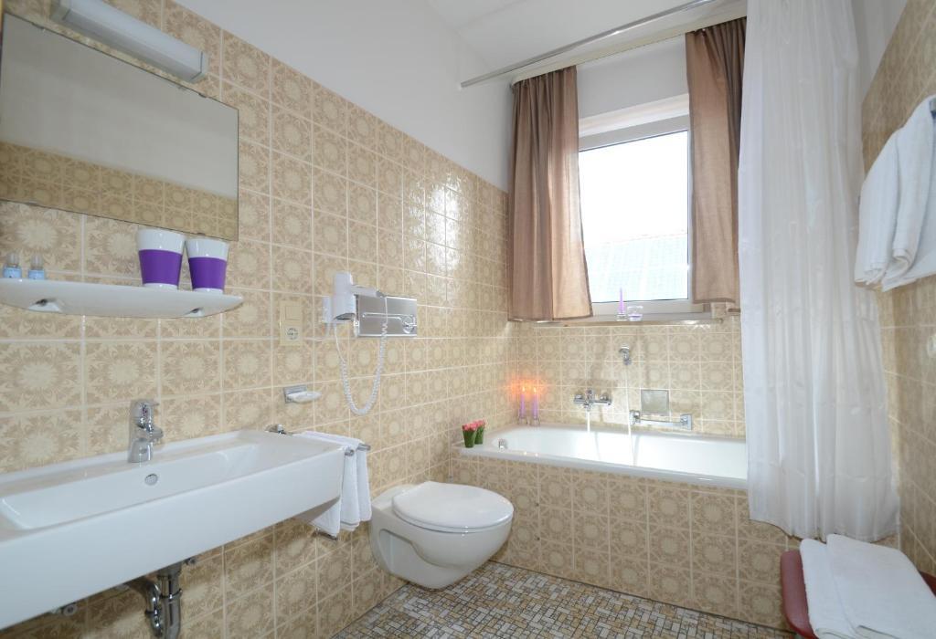 Gasthof Zur Post Hotel Und Parkplatz Vohenstrauss Habitación foto